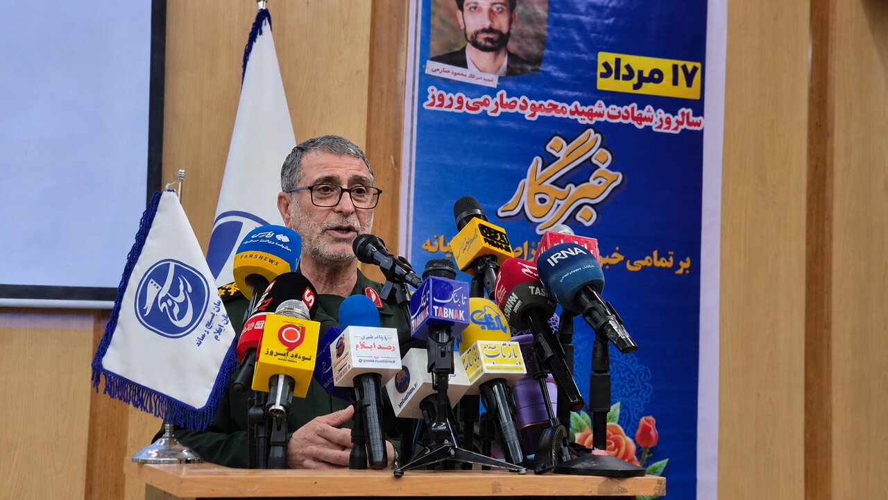 خبرنگاران سربازان خط مقدم جنگ ترکیبی هستند