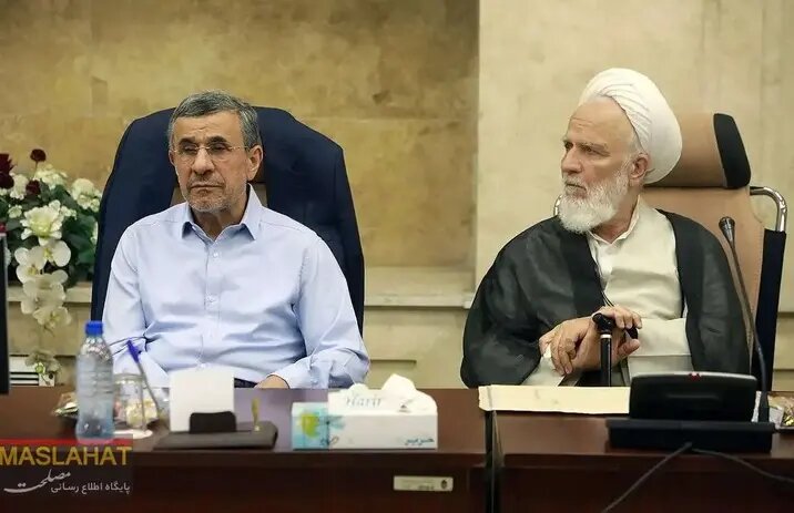 جدیدترین تصویر از احمدی‌نژاد در یک جلسه رسمی پس از گزارش‌های جنجالی رسانه‌ها