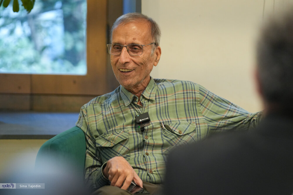 این که در جنگ روایت‌ها صدای‌مان به جایی نمی‌رسد، محصول غیب امثال عبدالله گیویان است/ تصاویر