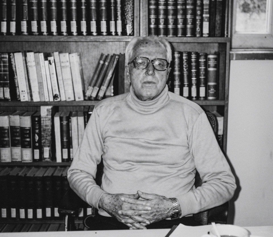 در مملکت ما تاریخ در ایجاد نابغه همیشه خست نشان داده است/ آن‌که تجددخواهی را با بی‌دینی یکی می‌گیرد در اشتباه است