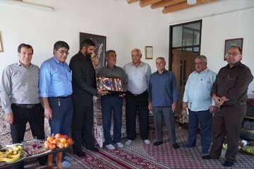 دیدار مسئولان مجتمع مس سرچشمه با خانواده شهید و جانبازان در رابر