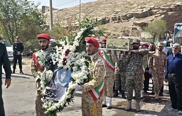 پس از ۴۴ سال، پیکر شهید نوجوان در گلزار شهدای مسجدسلیمان آرام گرفت