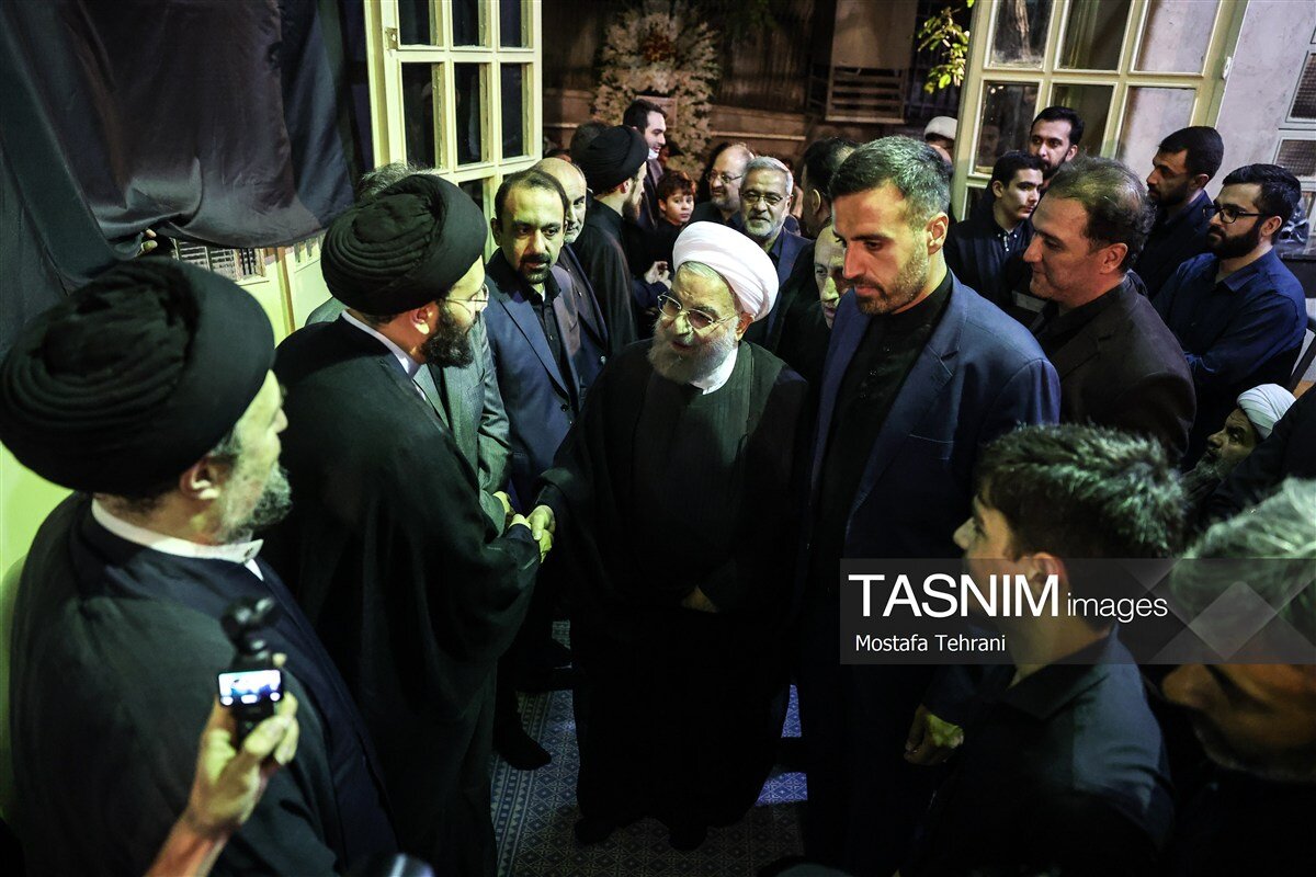تصویری از حسن روحانی در کنار سید حسن خمینی/ خاتمی، کروبی و موسوی خوئینی‌ها در یک قاب/ وزیر دادگستری هم بود+ عکس