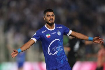 پایان روز اول لیگ برتر با پیروزی سپاهان و استقلال؛ صدر جدول آبی شد