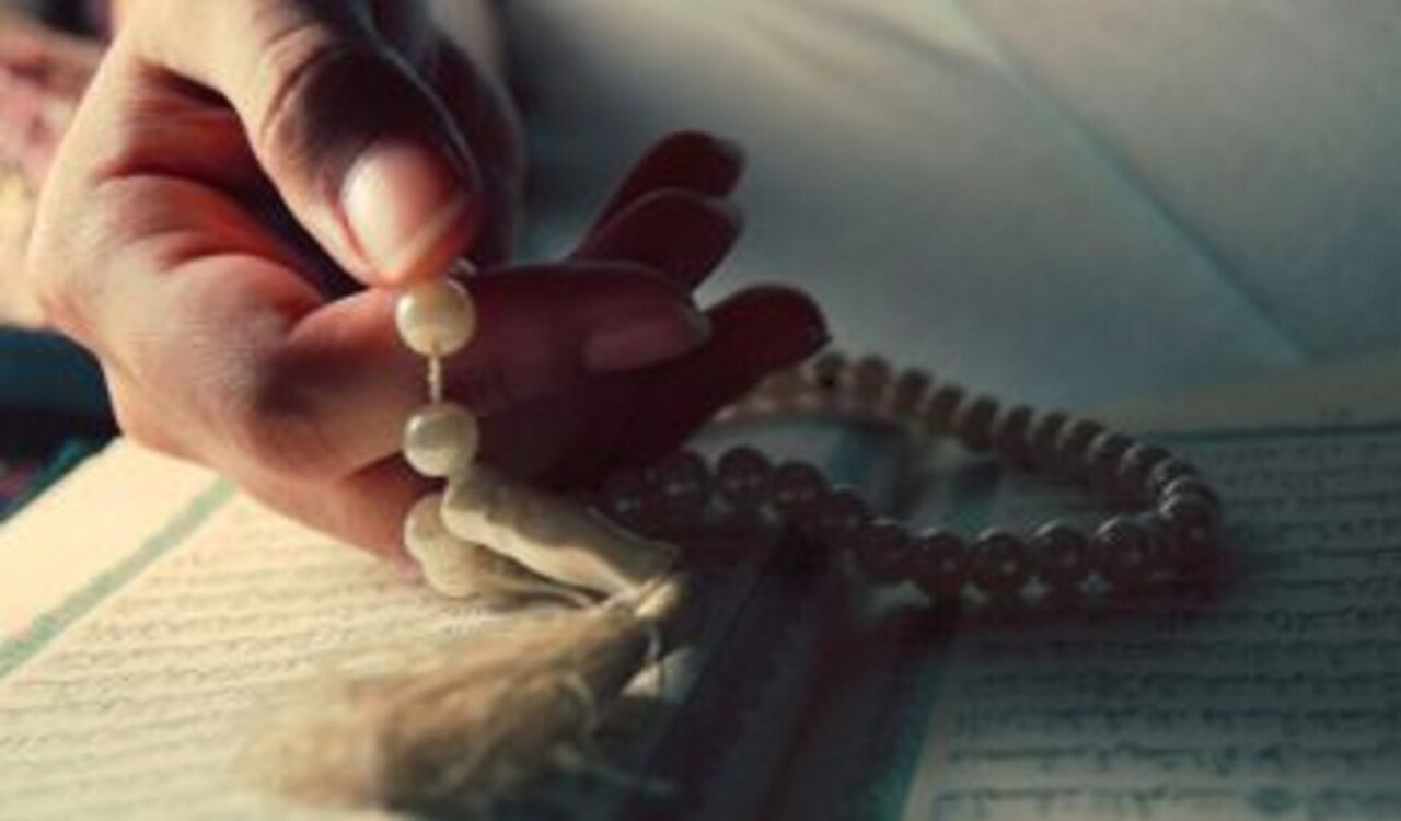 ۱۰۰ بار این ذکر را بگویید؛ توصیه آیت‌الله مجتهدی برای رهایی از وسوسه‌های شیطان