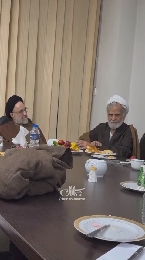 شعر حجتی کرمانی برای رهبر شهید انقلاب که با تشویق محمدخاتمی همراه شد/ وقتی موسوی خوئینیها به حجتی کرمانی گفت شما و آقای خامنهای لیلی و مجنون هستید