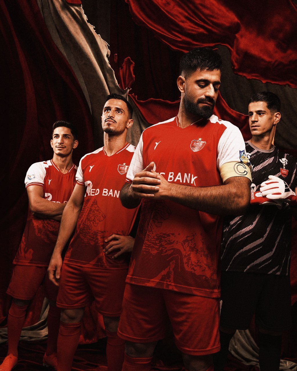 عکس | رونمایی از پیراهن پرسپولیس برای فصل جدید