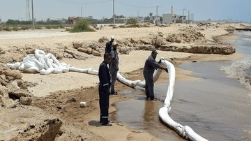 بسیج دستگاه‌های محلی برای مقابله با آلودگی نفتی در قشم
