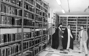 روایت عالمی که برای حفظ میراث مکتوب اسلام، نان شبش را فروخت روایت عالمی که برای حفظ میراث مکتوب اسلام، نان شبش را فروخت