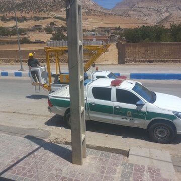 شناسایی و جمعآوری ۳۲ انشعاب غیرمجاز برق در لردگان شناسایی و جمعآوری ۳۲ انشعاب غیرمجاز برق در لردگان
