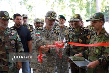 فرمانده کل ارتش: تا ۲۰ نسل هم شده میجنگیم و اجازه خدشه به ایران را نمی دهیم/ ایران جای این نیست که از آن سوی دنیا بگوید نقشه کشور را عوض میکنم فرمانده کل ارتش: تا ۲۰ نسل هم شده میجنگیم و اجازه خدشه به ایران را نمی دهیم/ ایران جای این نیست که از آن سوی دنیا بگوید نقشه کشور را عوض میکنم