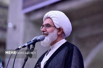 درخواست امام جمعه تهران برای تجدیدنظر در دکترین هستهای/ چرا همچنان باید در انپیتی باشیم؟
