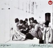 عکس/ تلاش خدمتکاران برای به هوش آوردن آبدارچی مظفرالدین‌شاه