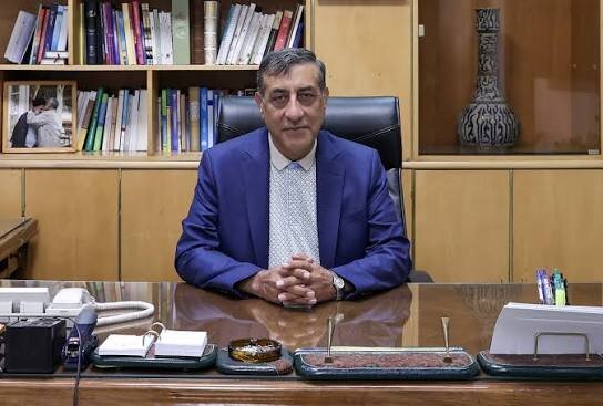 معاون پزشکیان: شرایط اقتصادی خوب نیست؛ مجبوریم پول چاپ کنیم چون…/ نمی‌شود بنزین لیتری ۷۰ هزار تومان را ۱۵۰۰ تومان خریداری کنید؛ عقل سلیم نمی‌پذیرد