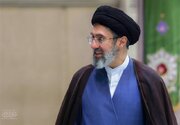 ببینید | روایت یک مداح از حضور رهبر انقلاب در مراسم رهبر شهید ایران در حرم رضوی