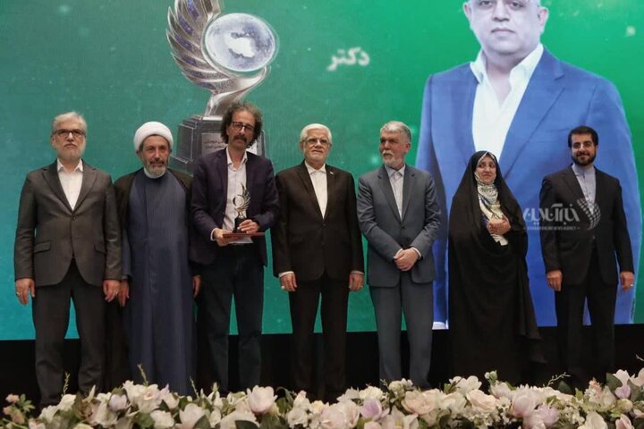جایزه سال دیپلماسی فرهنگی و عمومی جمهوری اسلامی ایرانبا حضور عارف