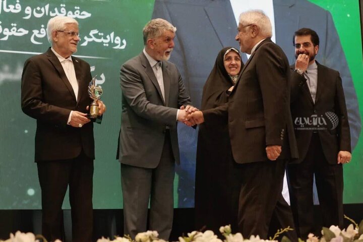 جایزه سال دیپلماسی فرهنگی و عمومی جمهوری اسلامی ایرانبا حضور عارف