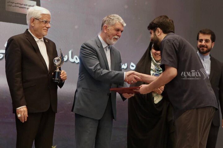 جایزه سال دیپلماسی فرهنگی و عمومی جمهوری اسلامی ایرانبا حضور عارف