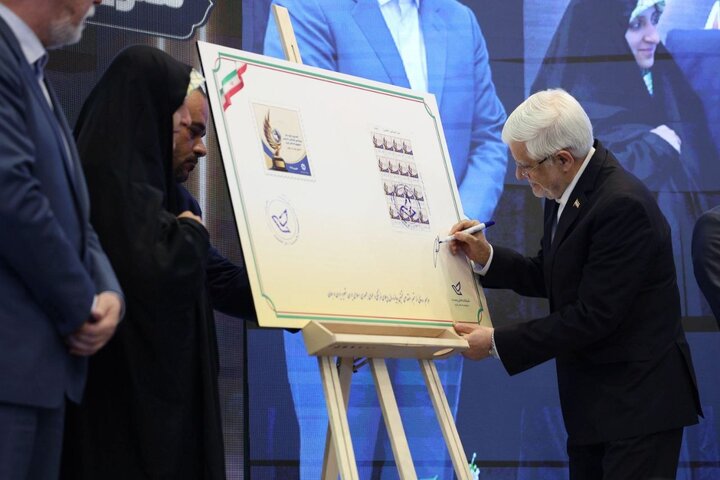 جایزه سال دیپلماسی فرهنگی و عمومی جمهوری اسلامی ایرانبا حضور عارف