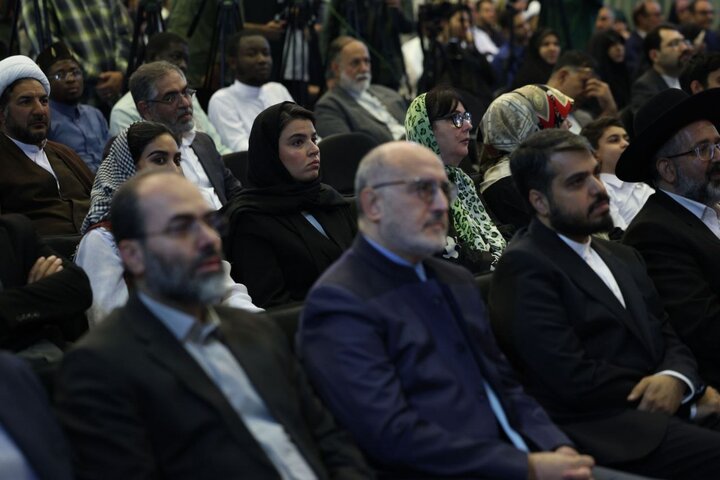 جایزه سال دیپلماسی فرهنگی و عمومی جمهوری اسلامی ایرانبا حضور عارف