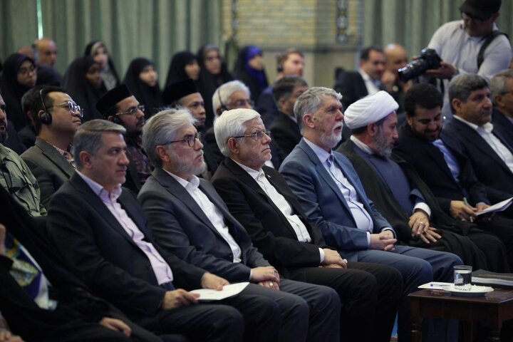 جایزه سال دیپلماسی فرهنگی و عمومی جمهوری اسلامی ایرانبا حضور عارف