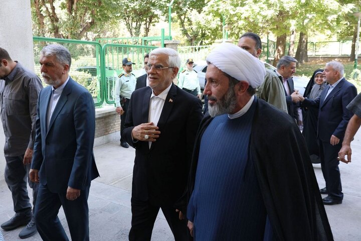 جایزه سال دیپلماسی فرهنگی و عمومی جمهوری اسلامی ایرانبا حضور عارف