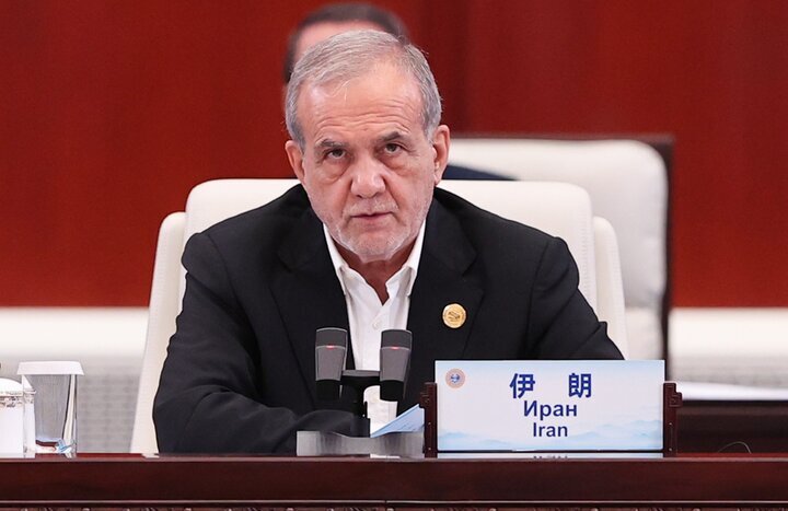 پزشکیان: اگر تهدید نظامی همزمان با مذاکره دنبال شود، چگونه می‌توان به حل‌وفصل مسالمت‌آمیز اختلافات رسید؟/ برابر یک انتخاب تاریخی قرار داریم