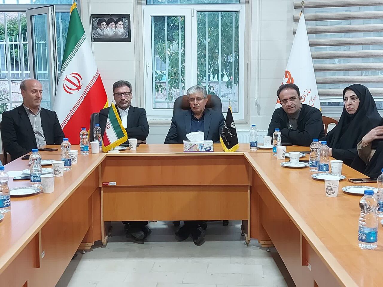 مجلس به افزایش میزان کالا برگ اصرار دارد