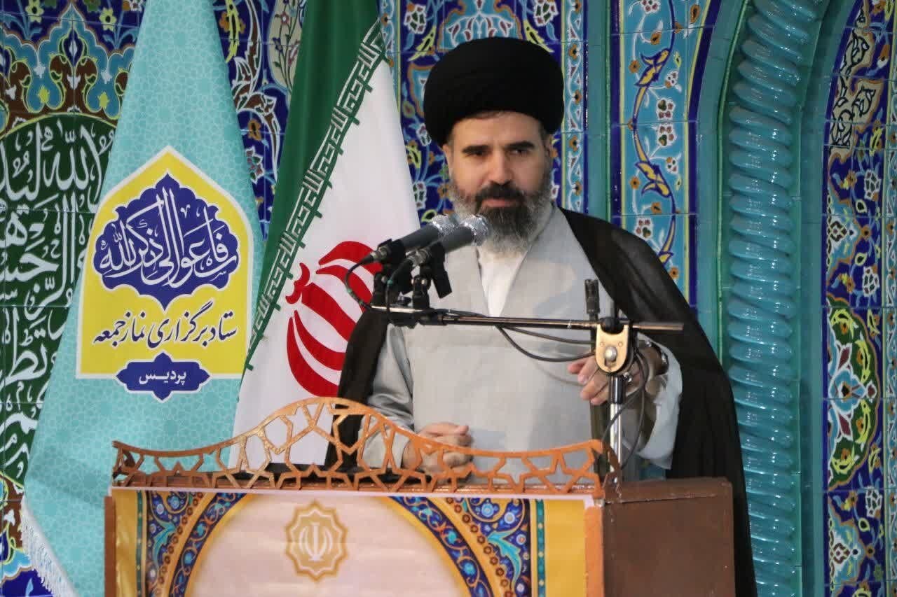 امام جمعه پردیس: خیابان باید میدان نقش‌آفرینی همه اقشار جامعه باشد