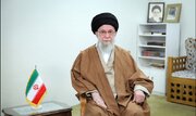 تنها قاب عکس موجود در دفتر کار رهبر شهید/ ماجرای عکس چه بود؟