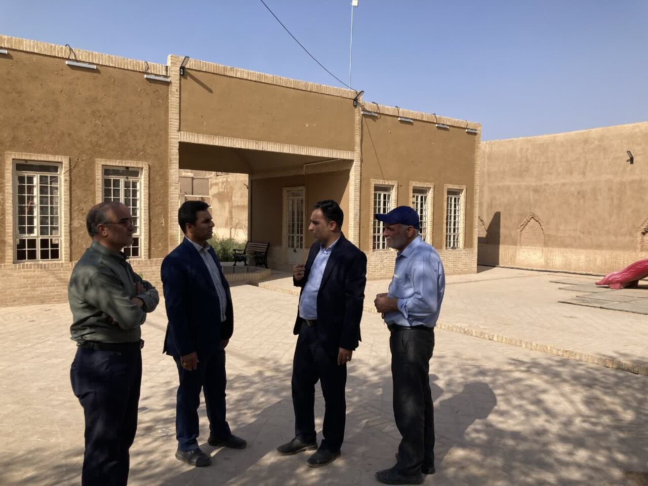 بازدید مدیرکل دفتر امور روستایی و شوراهای استانداری یزد از روستاهای بخش بفروئیه بازدید مدیرکل دفتر امور روستایی و شوراهای استانداری یزد از روستاهای بخش بفروئیه