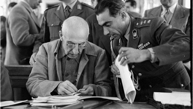 تحریم نفت ایران در دوران مصدق؛ روایت اقتصادی که بدون طلای سیاه سرپا ماند