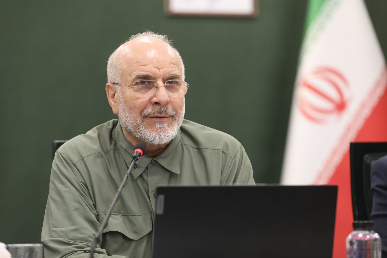 قالیباف: توصیه رهبری به پرهیز از ضعیف نمایی نظام، به معنای فراموشی مشکلات و نقد عملکردها نیست/ مردم سختی را تحمل می‌کنند اما سو مدیریت و کم‌کاری را نه