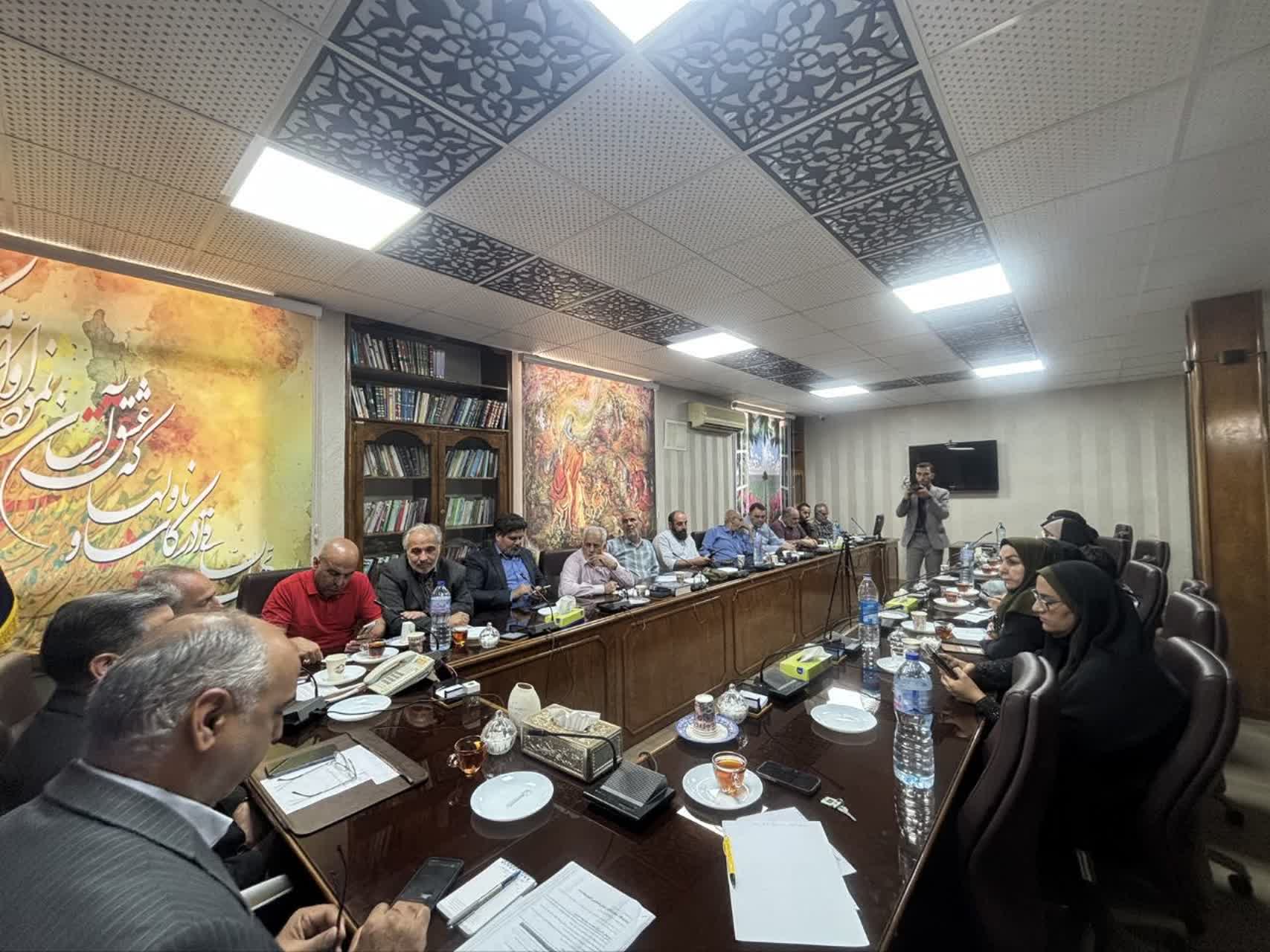 ایران‌نوشت در سمنان؛ نمایشگاهی برای خرید ارزان، حمایت از تولید ایرانی و بازگشت هویت به لوازم‌التحریر