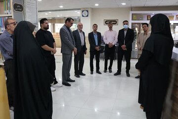 بازدید شهردار و اعضای شورای اسلامی شهمیرزاد از بخش‌های نوآورانه کتابخانه مرکزی سمنان