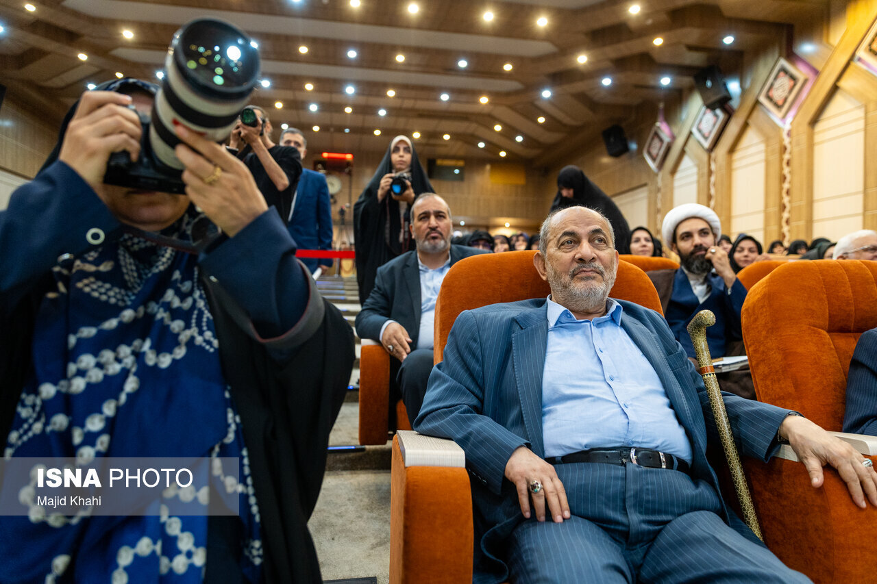 چهرههای سیاسی در همایش جایزه ملی شهید باهنر؛ از حضور حدادعادل و محمدرضا باهنر تا احوالپرسی محسن هاشمی با عارف/ رفیقدوست هم بود + تصاویر