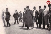 عکس/ مظفرالدین‌شاه در حال قدم زدن در شهر اوستنده بلژیک