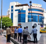 نصب و جابه‌جایی آبسردکن توسط نیروهای خدمات شهری منطقه سه بندرعباس
