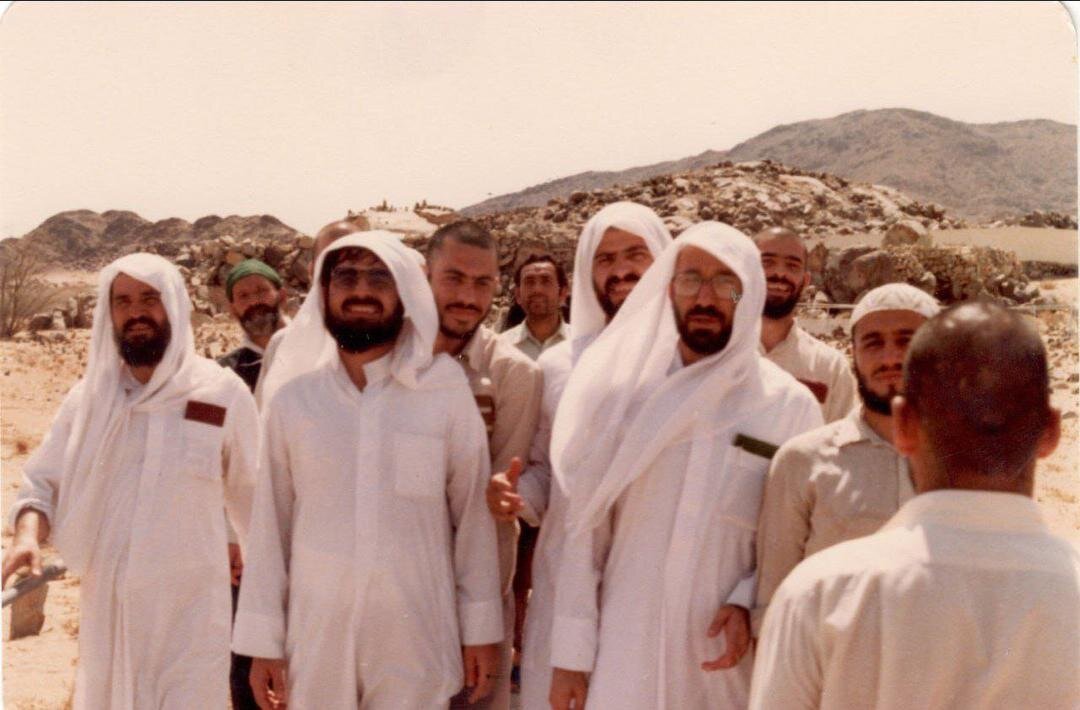عکس | تصویری زیرخاکی و قدیمی از آیت الله جماران، سید محمد خاتمی و حسن روحانی در سفر حج