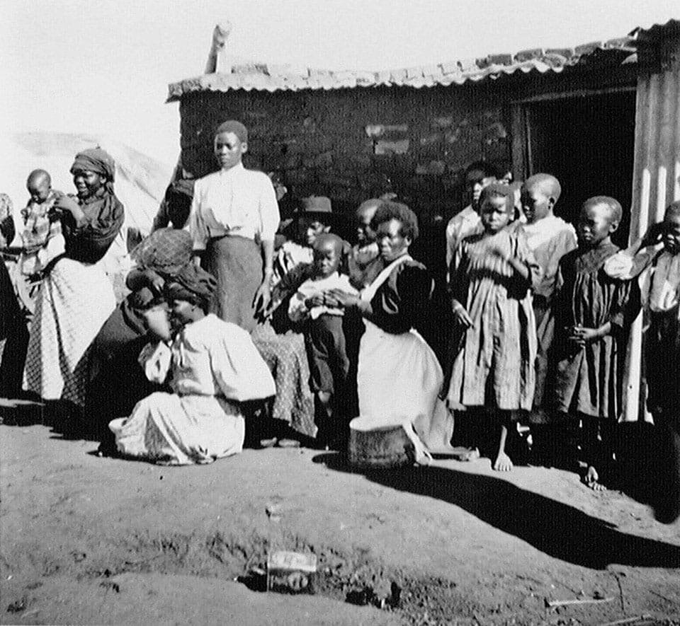 اردوگاه اسکان اجباری بومیان