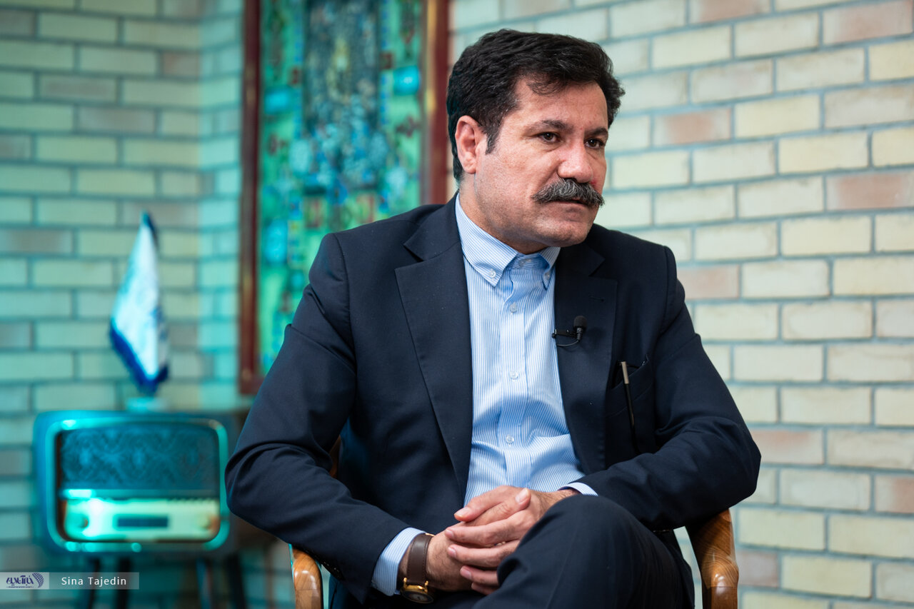 انتقاد معاون پزشکیان از تندروها؛ نفی مذاکره همراه بالا بردن انتظارات اقتصادی در شرایط جنگی تناقض است/ صداوسیما در جنگ هم هدفش تقویت گفتمانی اقلیت است