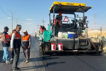 بازدید معاون اداره‌کل راهداری فارس از محورهای مواصلاتی سروستان و کوار