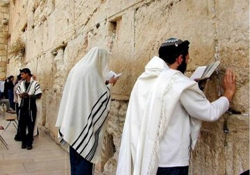 دیوار ندبه در بیت‌المقدس؛ چرا این دیوار برای یهودیان مقدس و برای مسلمانان «دیوار براق» است؟