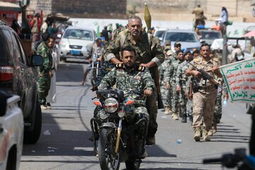 پیروزی بزرگ انصارالله در غرب یمن / قطع خطوط پشتیبانی عدن و کنترل کامل بر سواحل دریای سرخ / تنگه باب‌المندب زیر آتش مستقیم صنعا