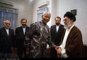 ببینید | وقتی ماجرای انقلابِ امام خمینی(ره) از زبان رهبرشهید در دل نلسون ماندلا اثر کرد