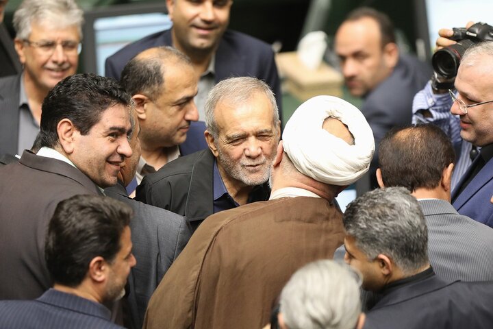 رسولی: طرح عدم کفایت سیاسی پزشکیان شلیکی به انسجام در بالاترین سطوح حاکمیت است/ ترقی: همانطور که با آقای خرازی برخورد شد، با بقیه هم برخورد شود