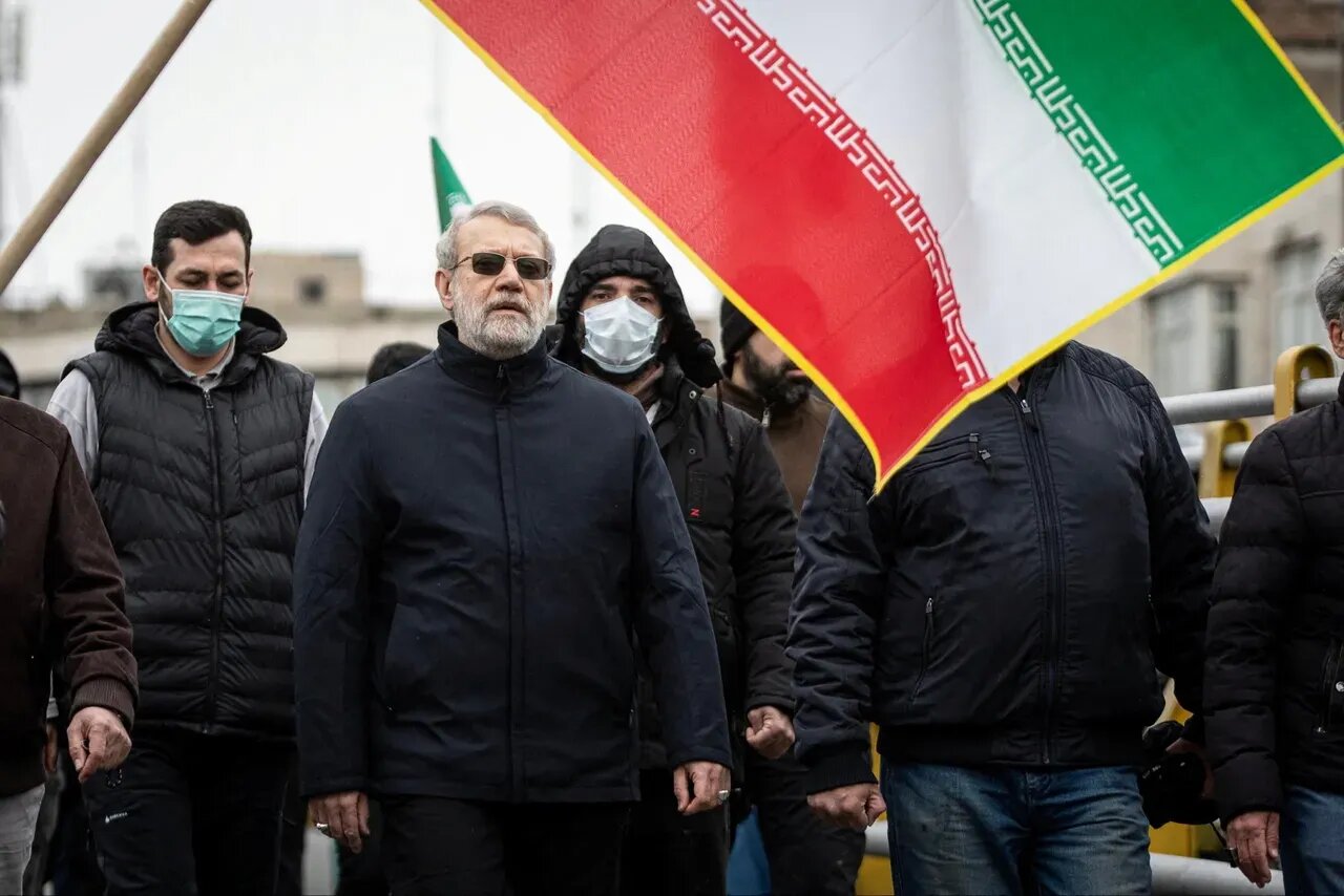 کاربران خبرآنلاین نظر دادند؛ برای لاریجانی تله پهن کردند؛ پیشنهاد دبیر شورای عالی امنیت ملی بخشی از نقشه بود!/ ملت ایران از خیلی از مسئولان جلوتر است!