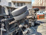 تصادف زنجیره‌ای امروز در بزرگراه یادگار امام؛ کامیونت با ۱۱ خودرو برخورد کرد