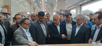 بازدید معاون وزیر جهادکشاورزی از روستابازار نمونه بوئینزهرا بازدید معاون وزیر جهادکشاورزی از روستابازار نمونه بوئینزهرا