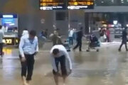 ببینید | بارش شدید، فرودگاه دهلی را زیر آب برد
